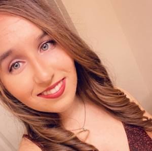 Meet your Posher, Michaela